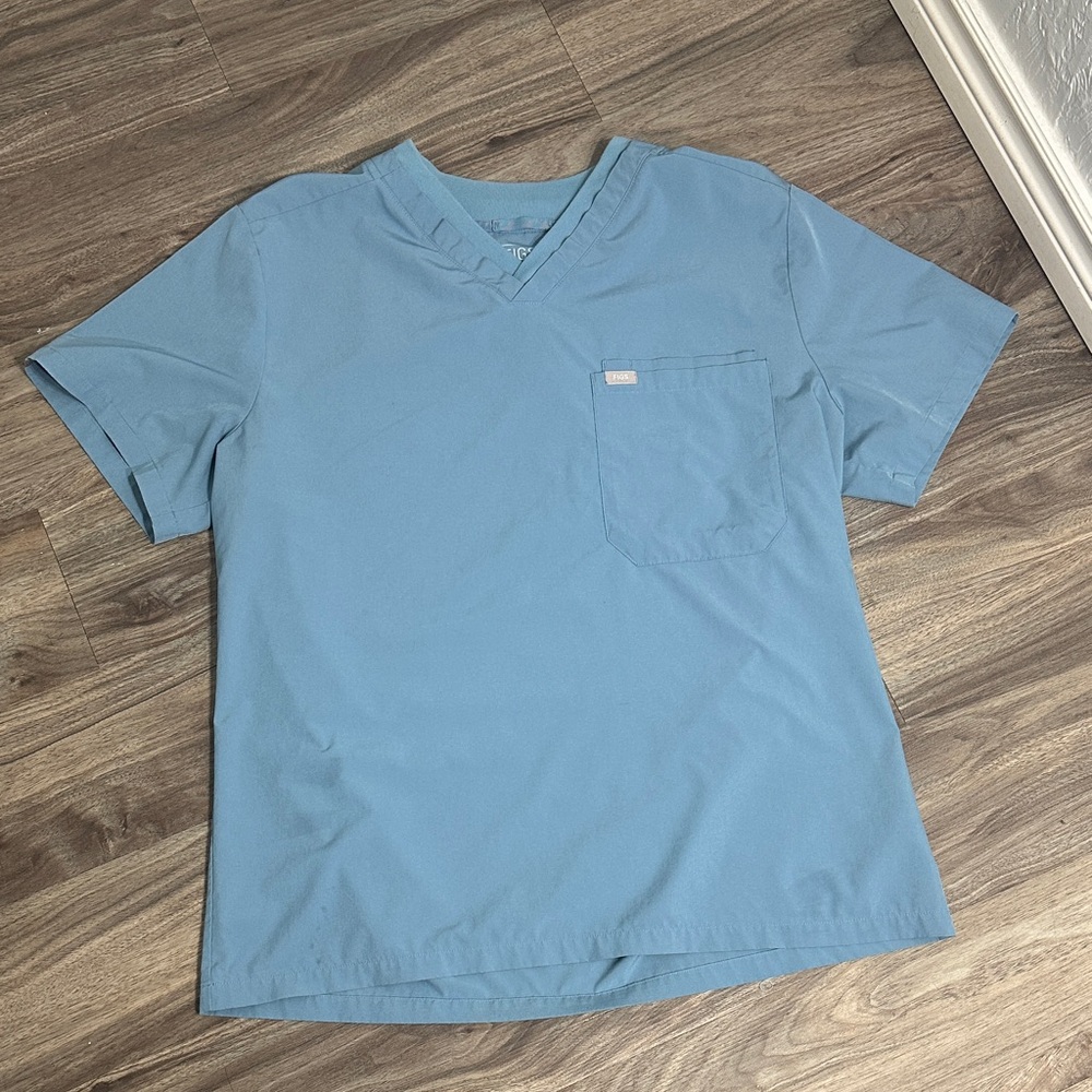 FIGS Men’s  Blue V-Neck Scrub Top